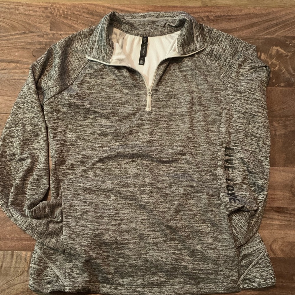 Aeropostale gray sweat shirt with pockets